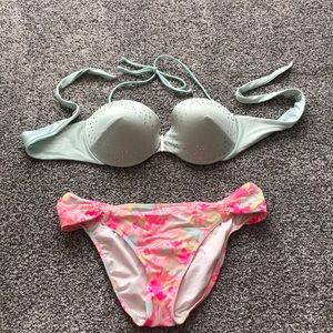 Victoria Secret bikini set. Size 34 D & M